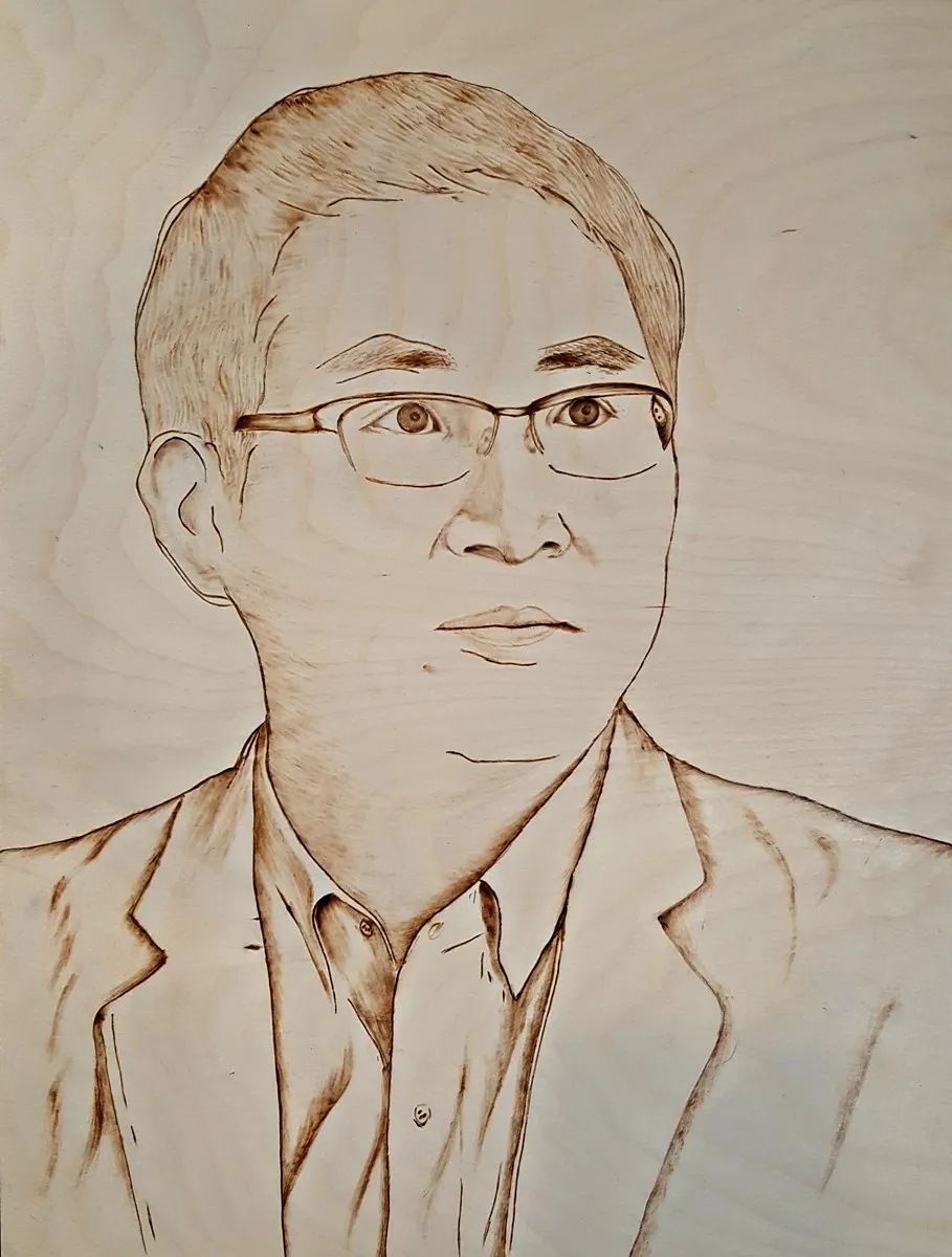 인물 우드버닝 주문제작문의 — 디테일 1 (2 / 2)