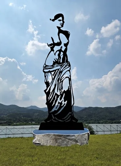 두 얼굴 비너스 — 설치미술 작품