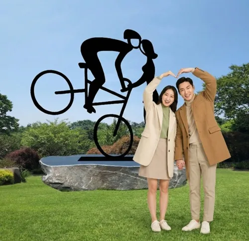 사랑이 머무는 순간 — 디테일 1 (2 / 3)