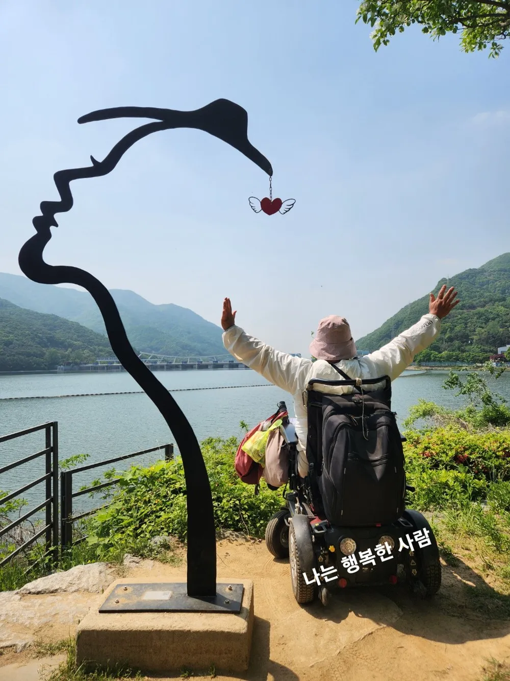 설치 포토존 둘러보기1 — 디테일 13 (14 / 63)