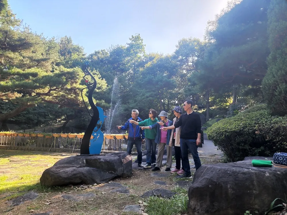 설치 포토존 둘러보기2 — 디테일 9 (10 / 18)