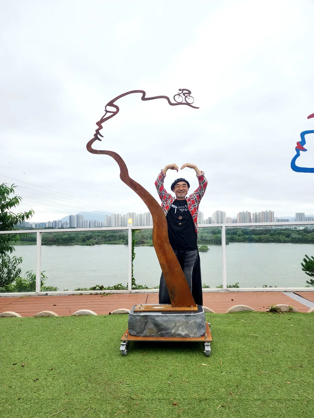설치 포토존 둘러보기3 — 디테일 6 (7 / 24)
